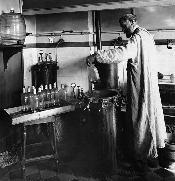 文件:Louis Pasteur experiment.jpg