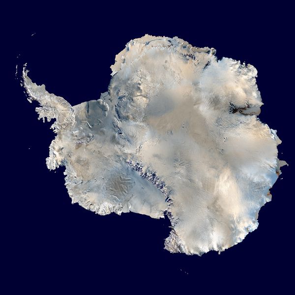文件:Antarctica 6400px from Blue Marble.jpg