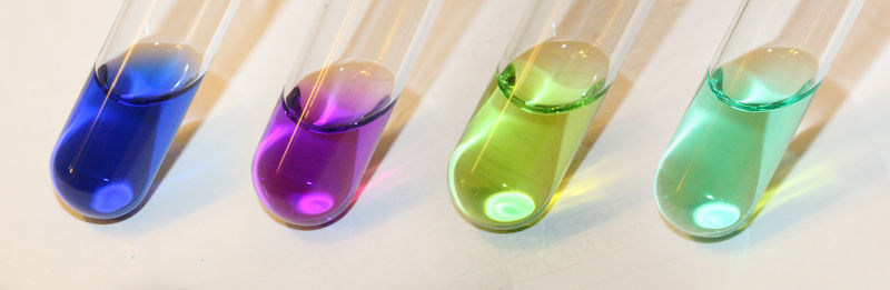 文件:Color of various Ni(II) complexes in aqueous solution.jpg